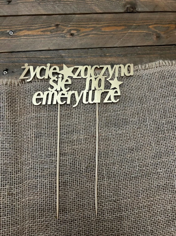 Topper na tort życie zaczyna się na emeryturze